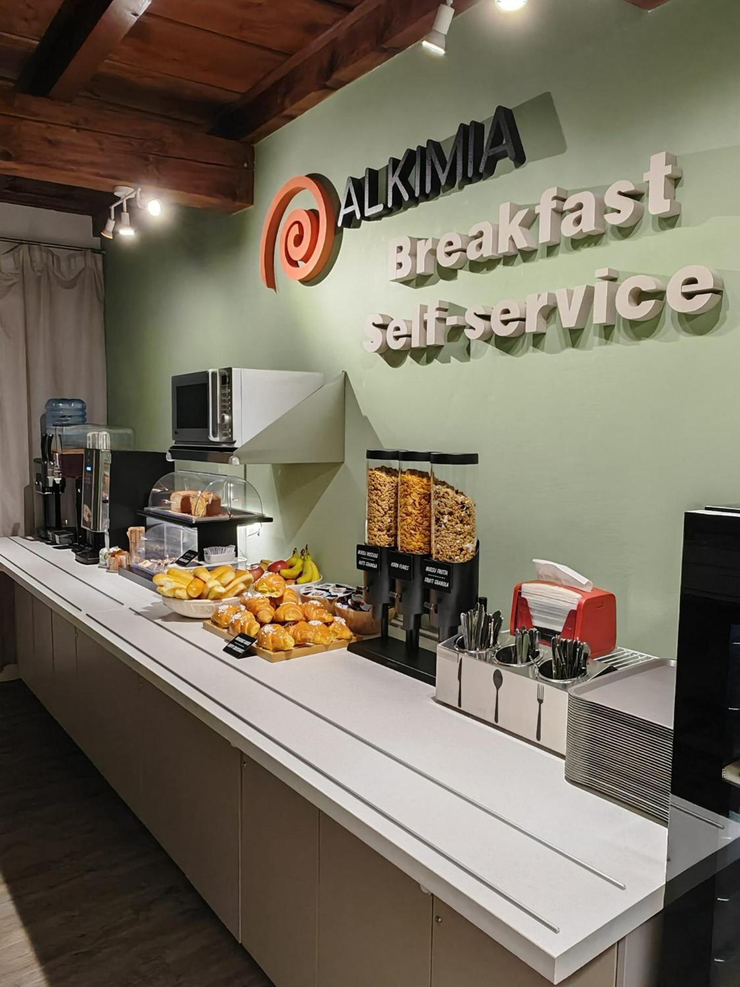 Alkimia Smart Rooms แฟร์รารา ภายนอก รูปภาพ